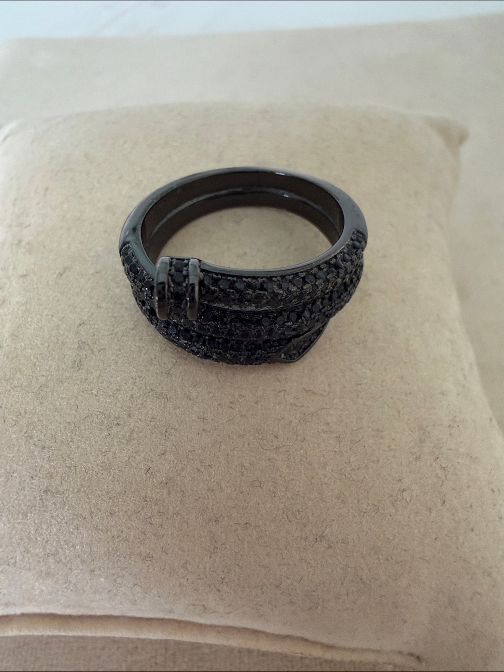 CHIC Black Pave Nailhead Ring - Wrapped Band Style, Size 7.5